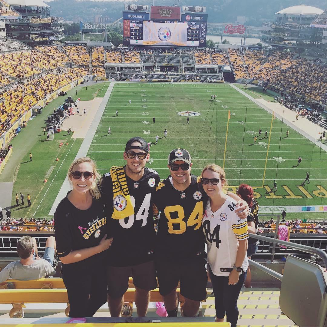The first weekend I got to meet Kristen and Tommy in Pittsburgh! Kristen and I thought we were ok wearing jeans in October to a Steelers game… we were in fact not ok and sweating the whole time 😅