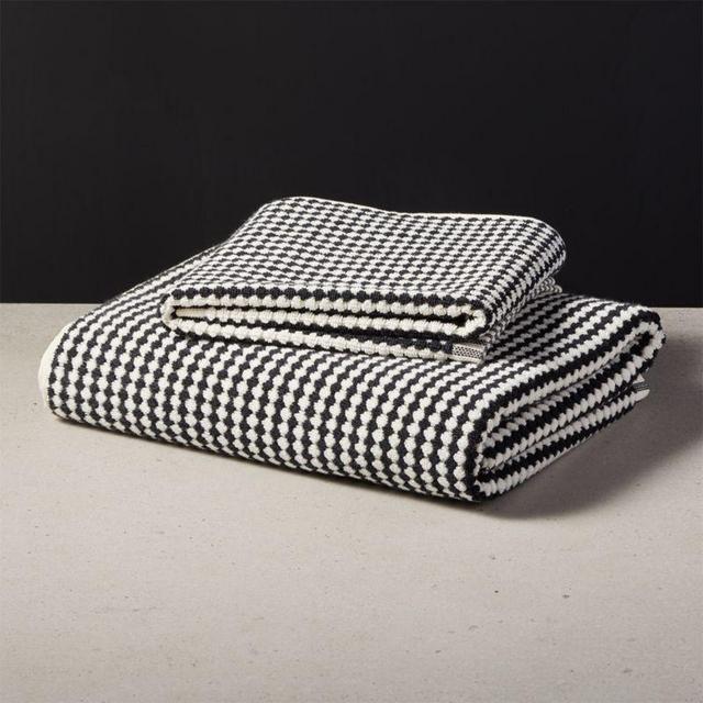 Lena Black and White Bath Towels