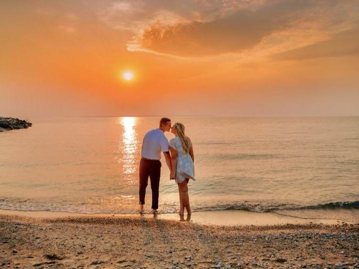 The Wedding Website of Kylie Beazley and Alex Creeger