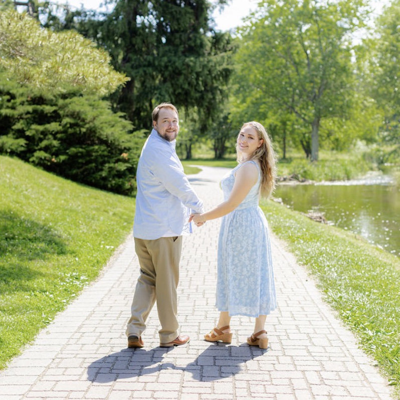 Engagement Photoshoot
Malcolm Gross Rose Garden - Allentown, PA
VANESSA GUEVARA PHOTOGRAPHY