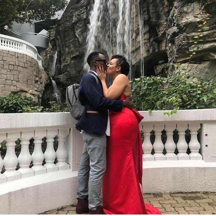 Kissing in the park😍 #HongKongLove Dec. 24, 2018