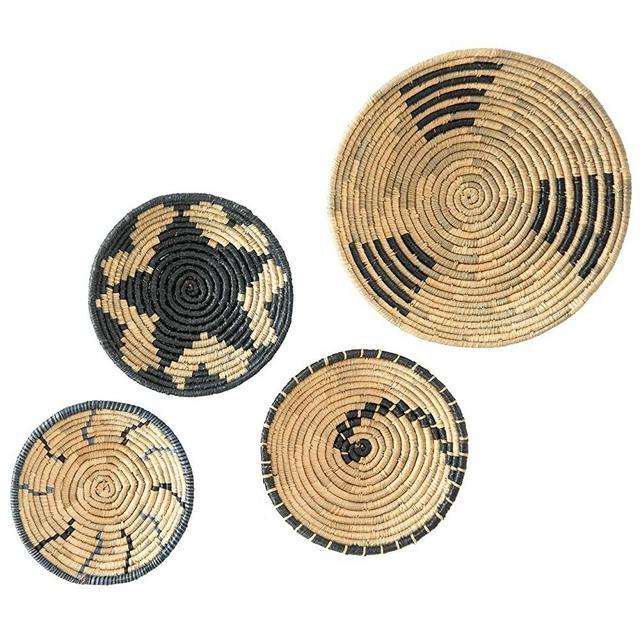 Artera Wicker Wall Basket Decor - Hanging Woven Seagrass Flat Baskets, Round Boho Wall Basket Decor for Living Room or Bedroom, Unique Wall Art, Set of 4, 23" to 13.5".