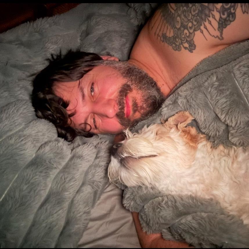 Macklin and Winnie sleeping in