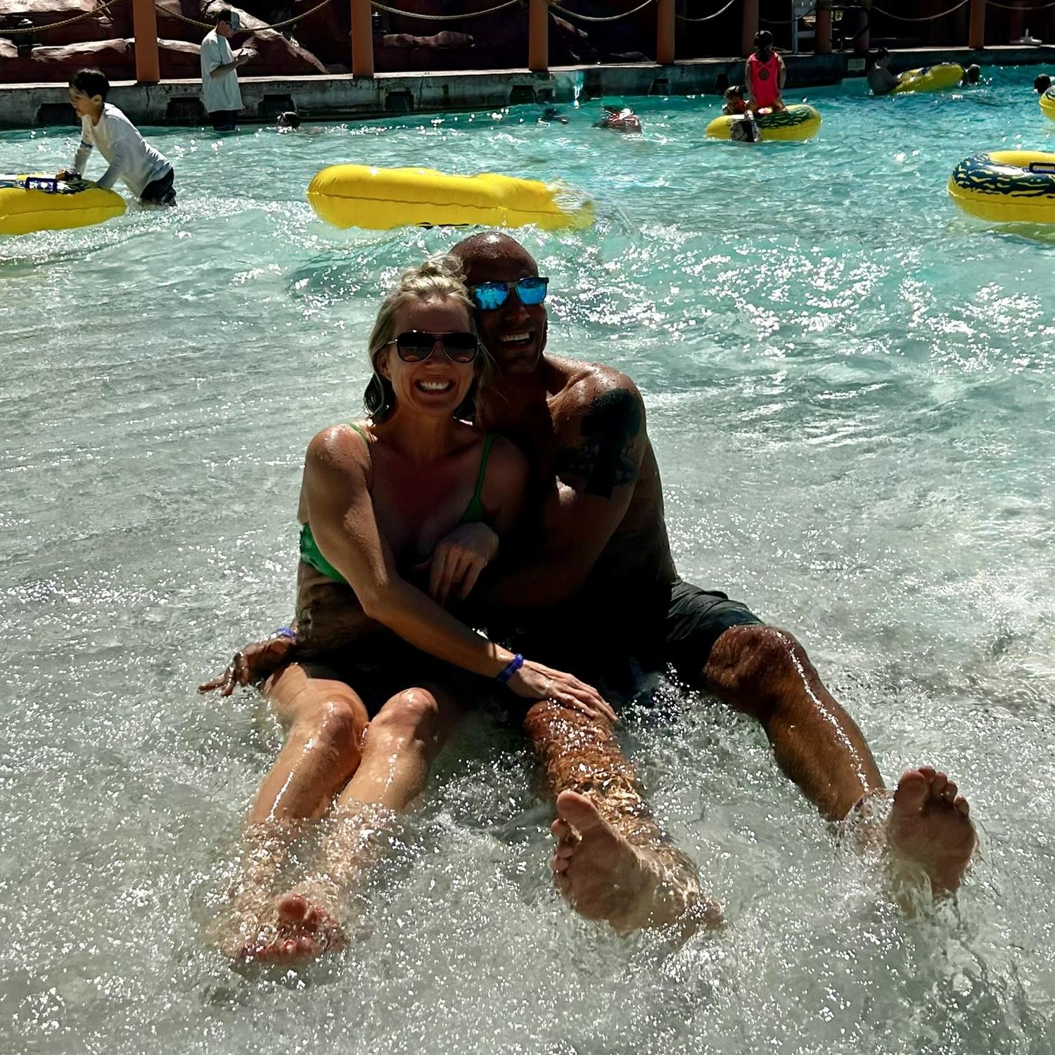 At the water park in Phoenix visiting Lisha's great neice baby Kennedy Leigh for the first time!