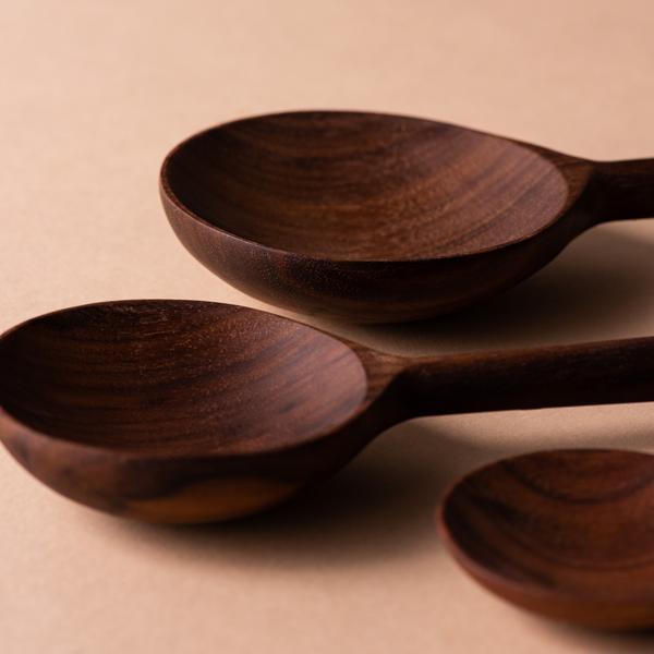 Magnolia Walnut Spoon - Large Round