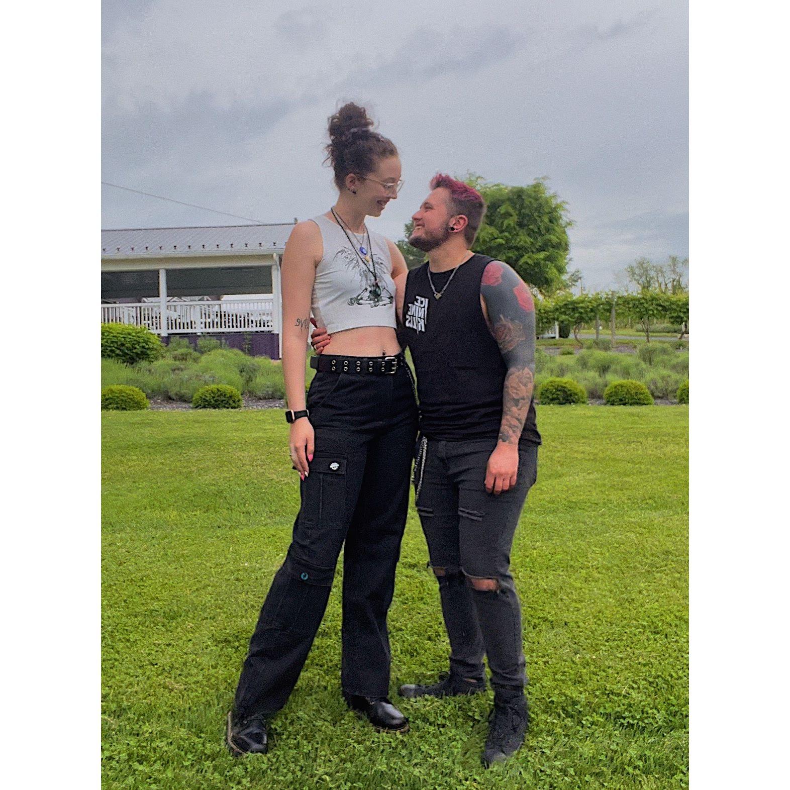 We love going to the lavender farm, and this picture is from our visit on our 5th anniversary.βΊοΈ