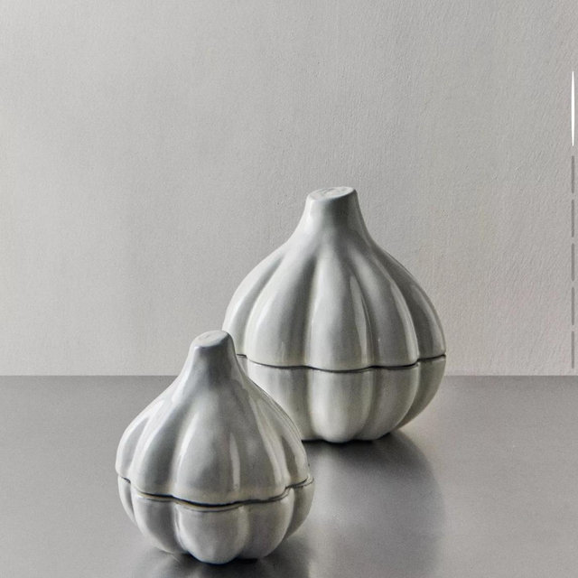 TERRACOTTA GARLIC STORAGE JAR