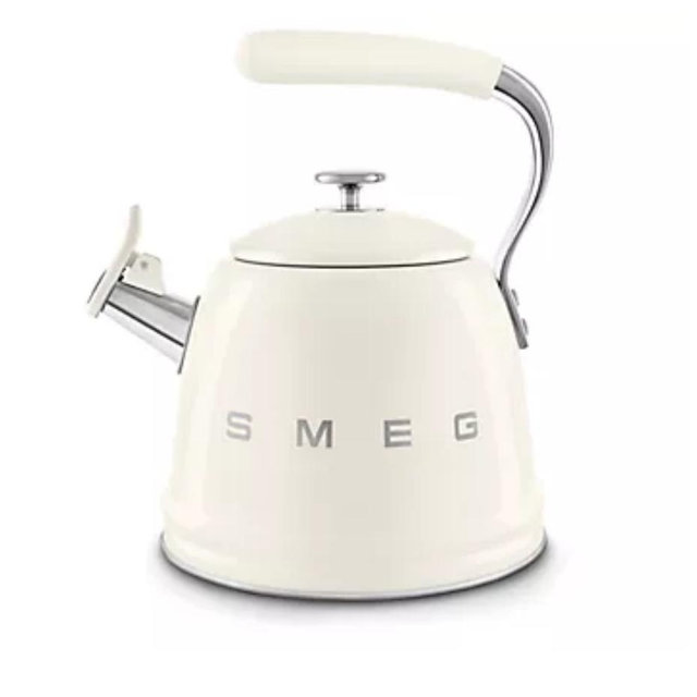 BRIDAL SHOWER WISHLIST: SMEG Whistling Kettle