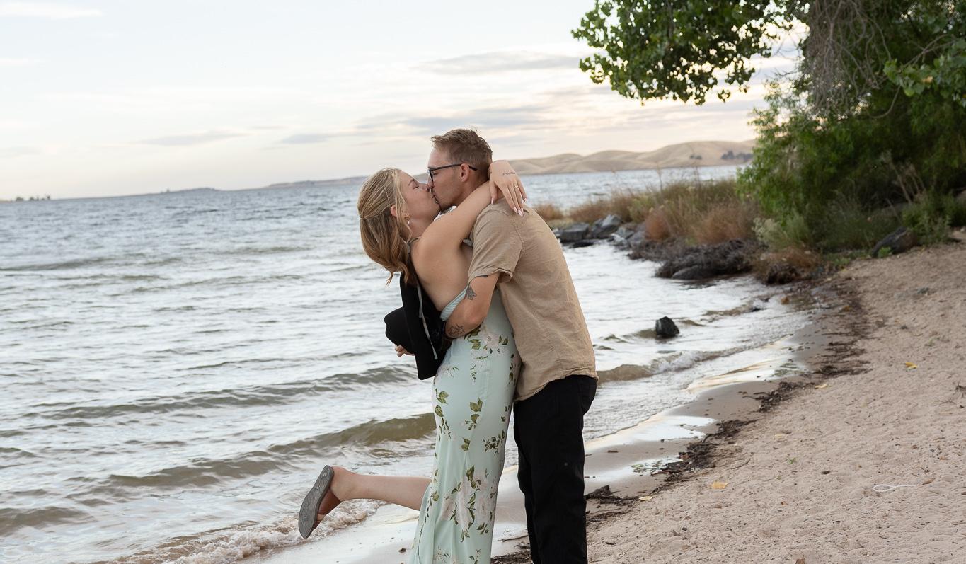 The Wedding Website of becca kuykendall and adam comstock
