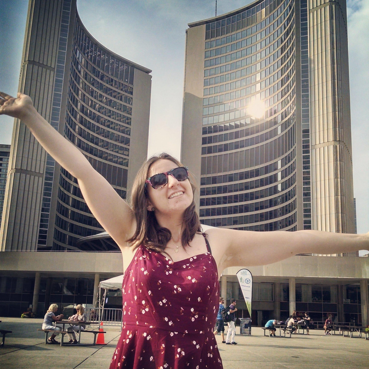 Some buildings and a very impressive Chava.
-Toronto, ~2014