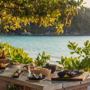 Beachside Dinner | Seychelles Honeymoon