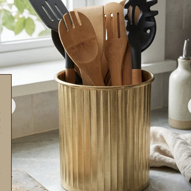 Ridge Embossed Metal Kitchen Utensil Holder Caddy