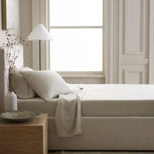 Linen Sheets | Quince in Natural Chambray