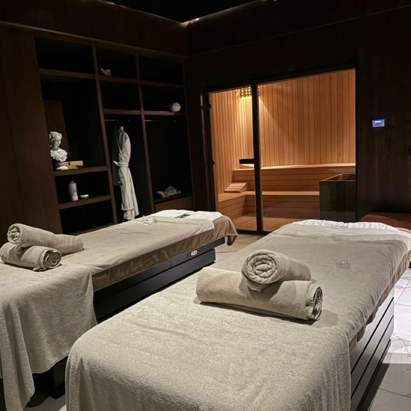 60-Minute Couples Massage