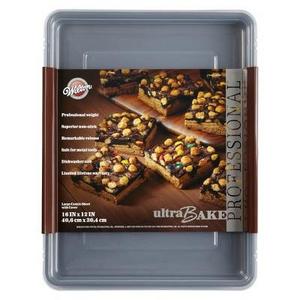 Wilton Ultra Bake Professional 12" x 16" Nonstick Large Baking Pan with Cover