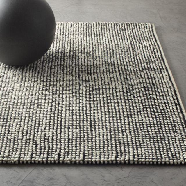 Loomis Black and White Loop Rug 6'x9'