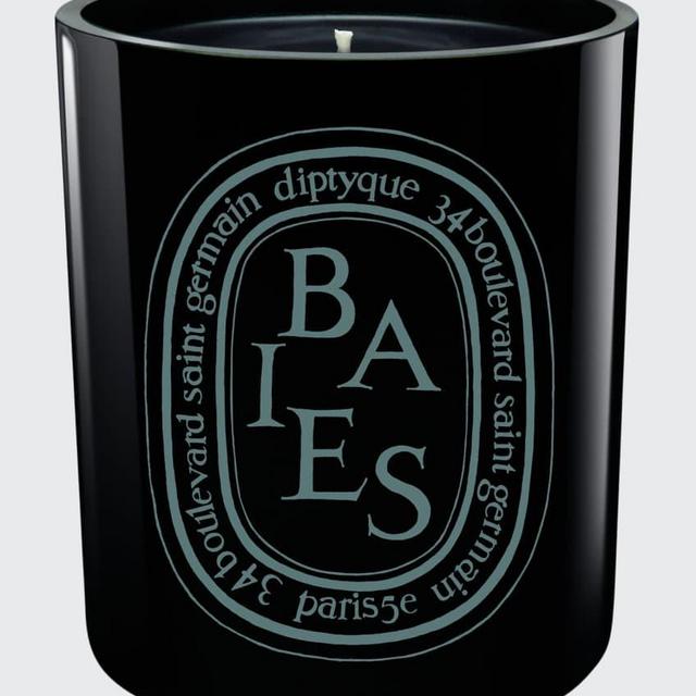 10.2 oz. Black Baies Scented Candle