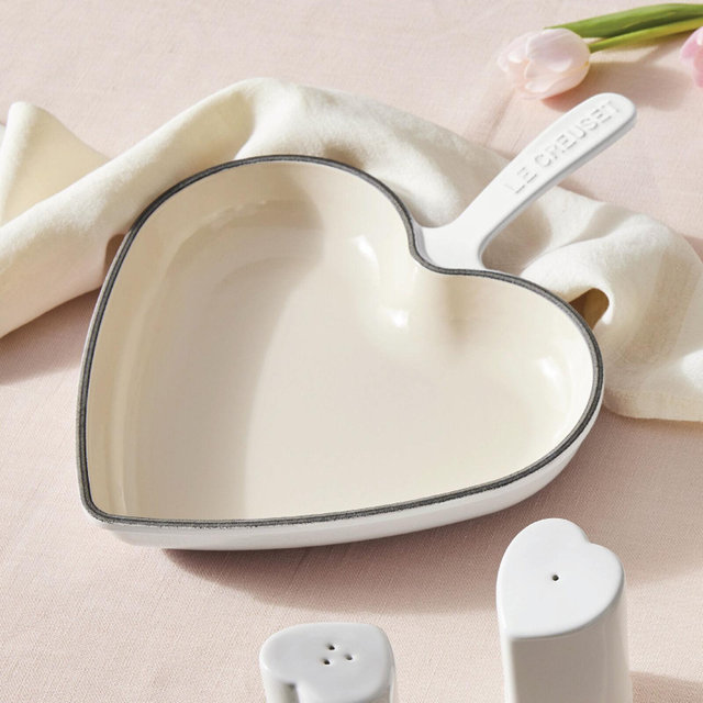 Le Creuset Heart Skillet - White