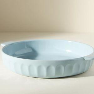 The Latte Stoneware Pie Dish: Amelie Edition