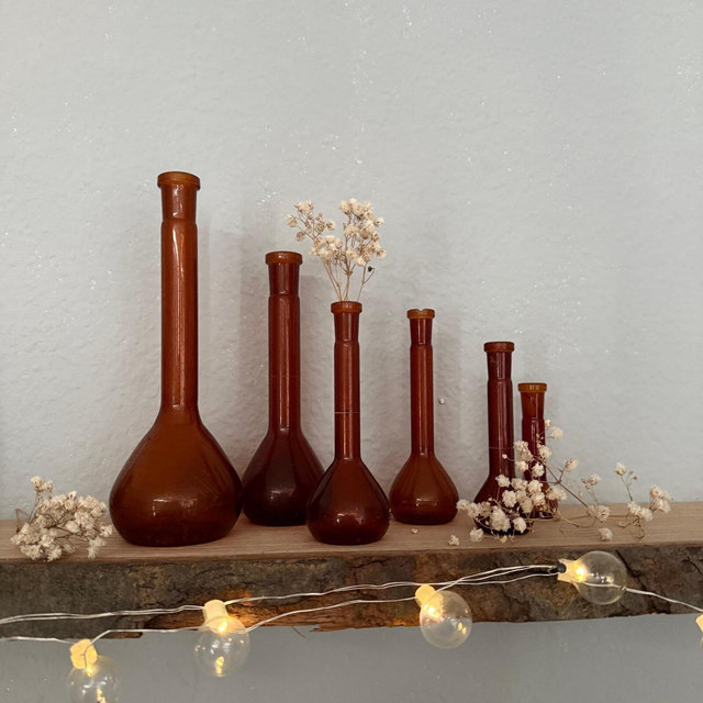 Vintage Lab glassware / measuring flasks / measuring flasks / vintage laboratory glass / decorative flasks / brown glass