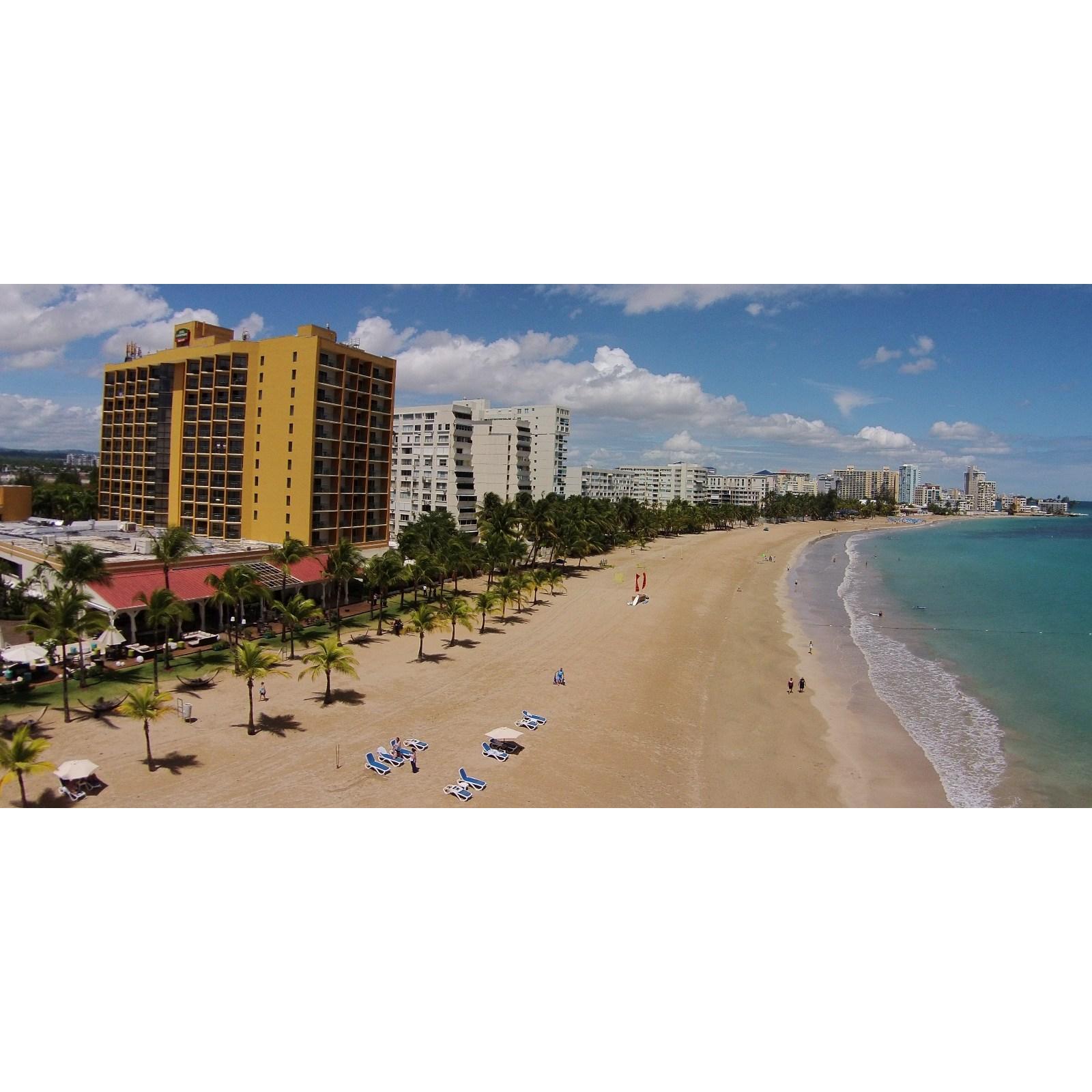 The beach from Marriott. **La playa del Marriott