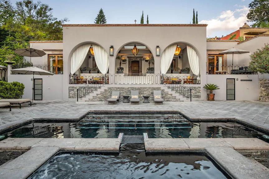 The Wedding Website of Alex Cervantes and Brooke Jamrozik