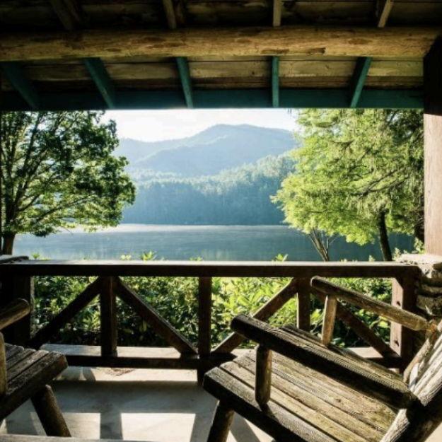 Sit N Whittle Cabin