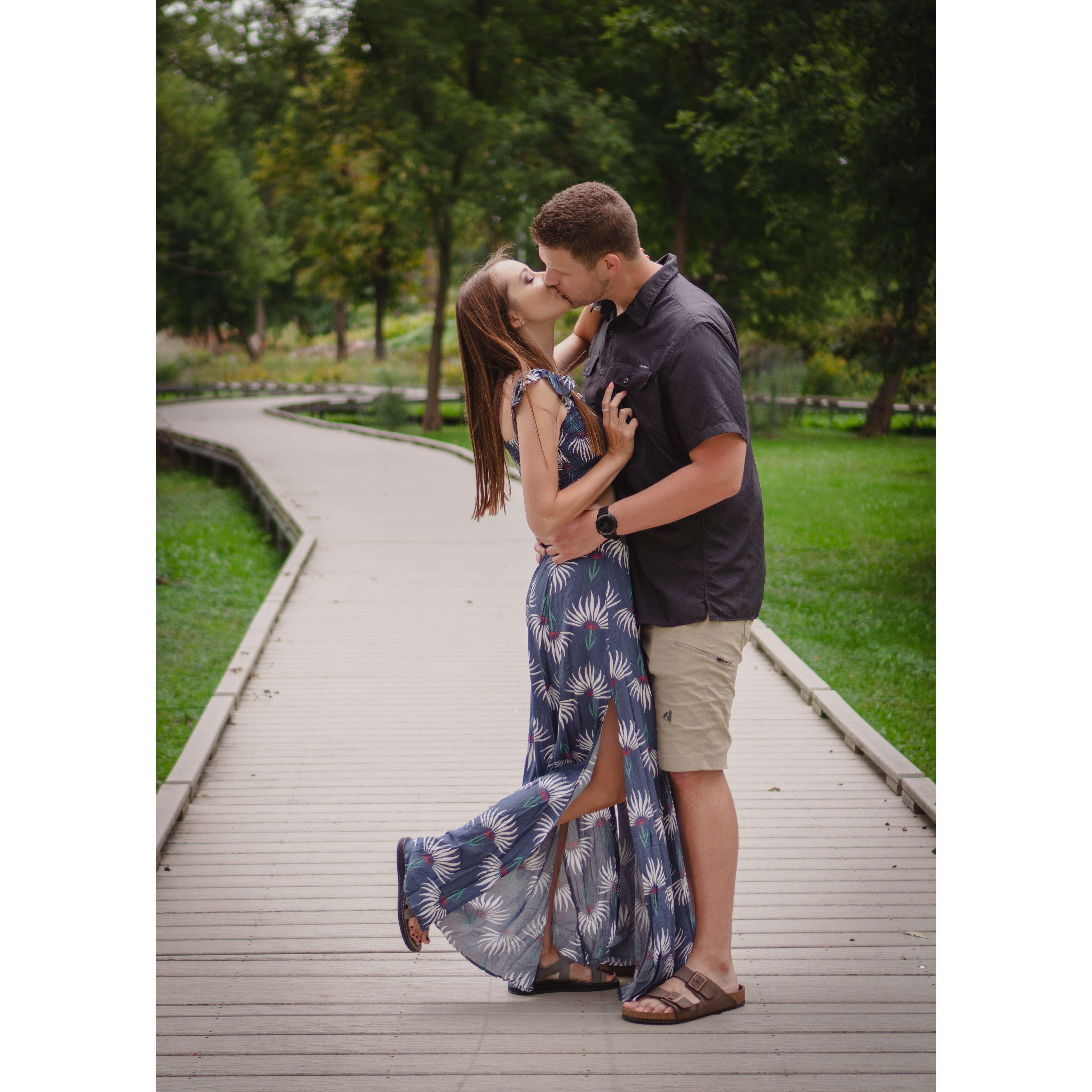 Engagement Photos in Settlers Park (Mequon/Thiensville, WI)
