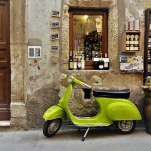 Honeymoon - Vespa Tour in Italy
