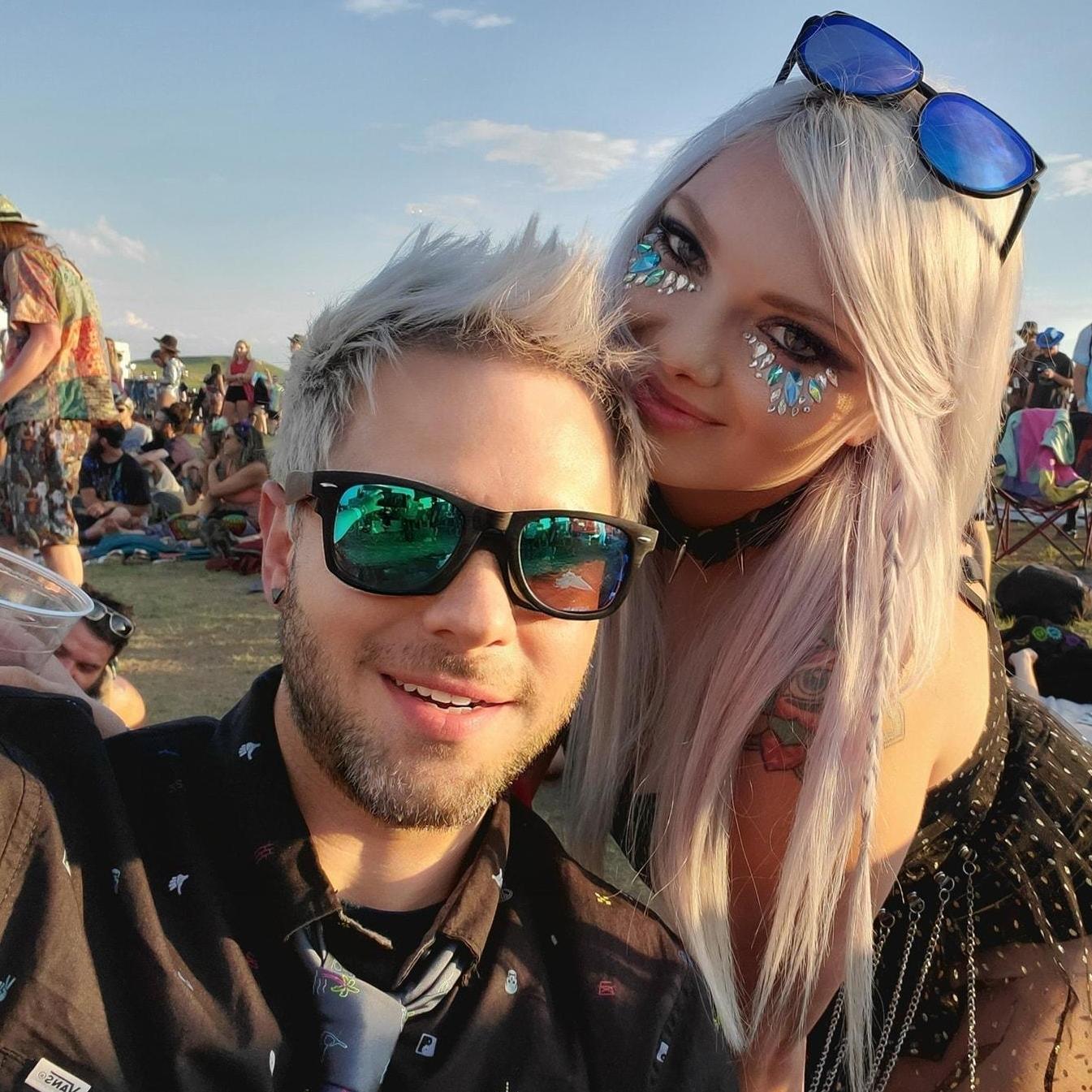 Music makes us happy <3