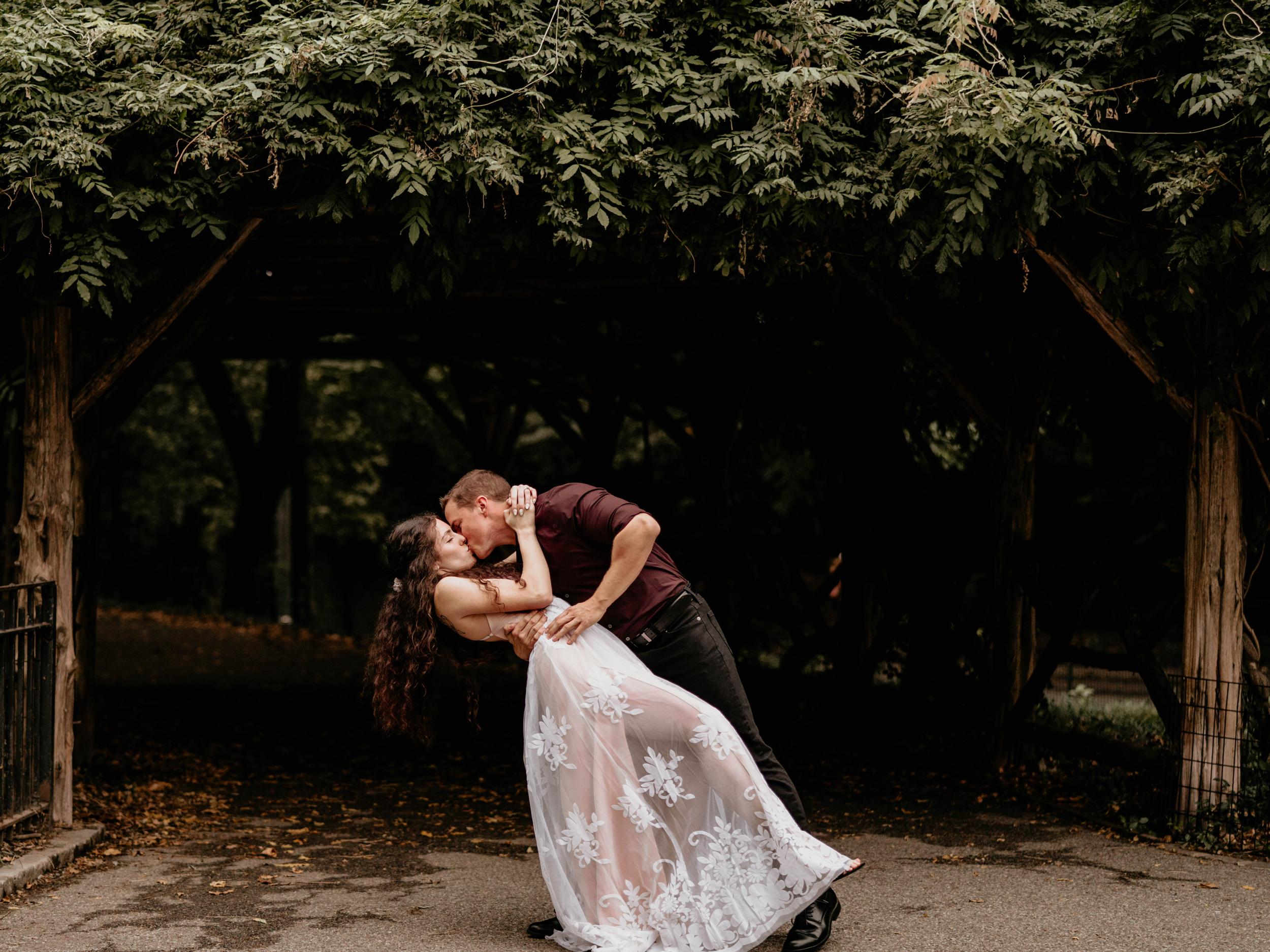 The Wedding Website of Sareynah Castells and Mariano Castells