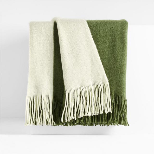 Tepi 70"x55" Moss Throw Blanket