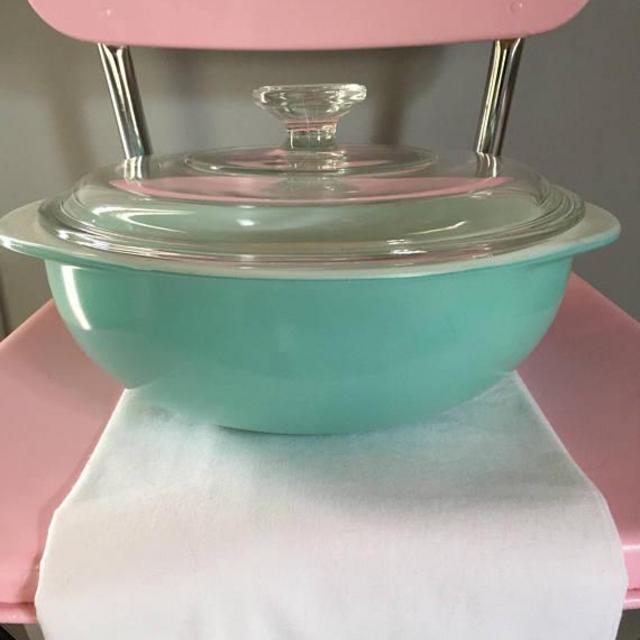 Pyrex Turquoise Casserole with Lid