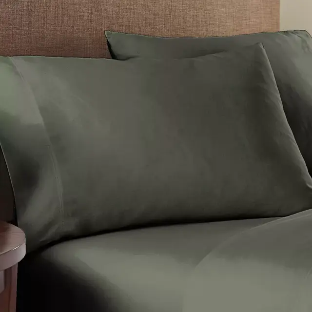 Nestwell™ Organic Cotton 300-Thread-Count Standard/Queen Pillowcases in Dark Forest (Set of 2)