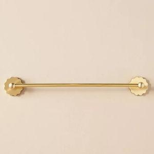 Wiggle Towel Bar