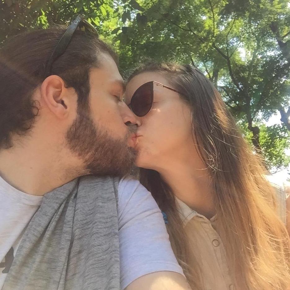 Kissing under a tree in Hase-kannon 2017