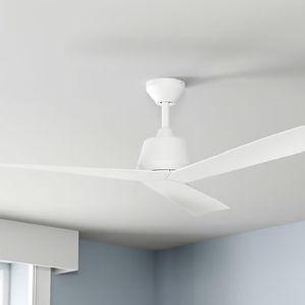 Harbor Breeze Stokes II Easy Install 52-Inches Matte White with Matte White Blades Indoor/Outdoor Downrod or flush mount Propeller Ceiling Fan and Remote ( 3 -Blade)