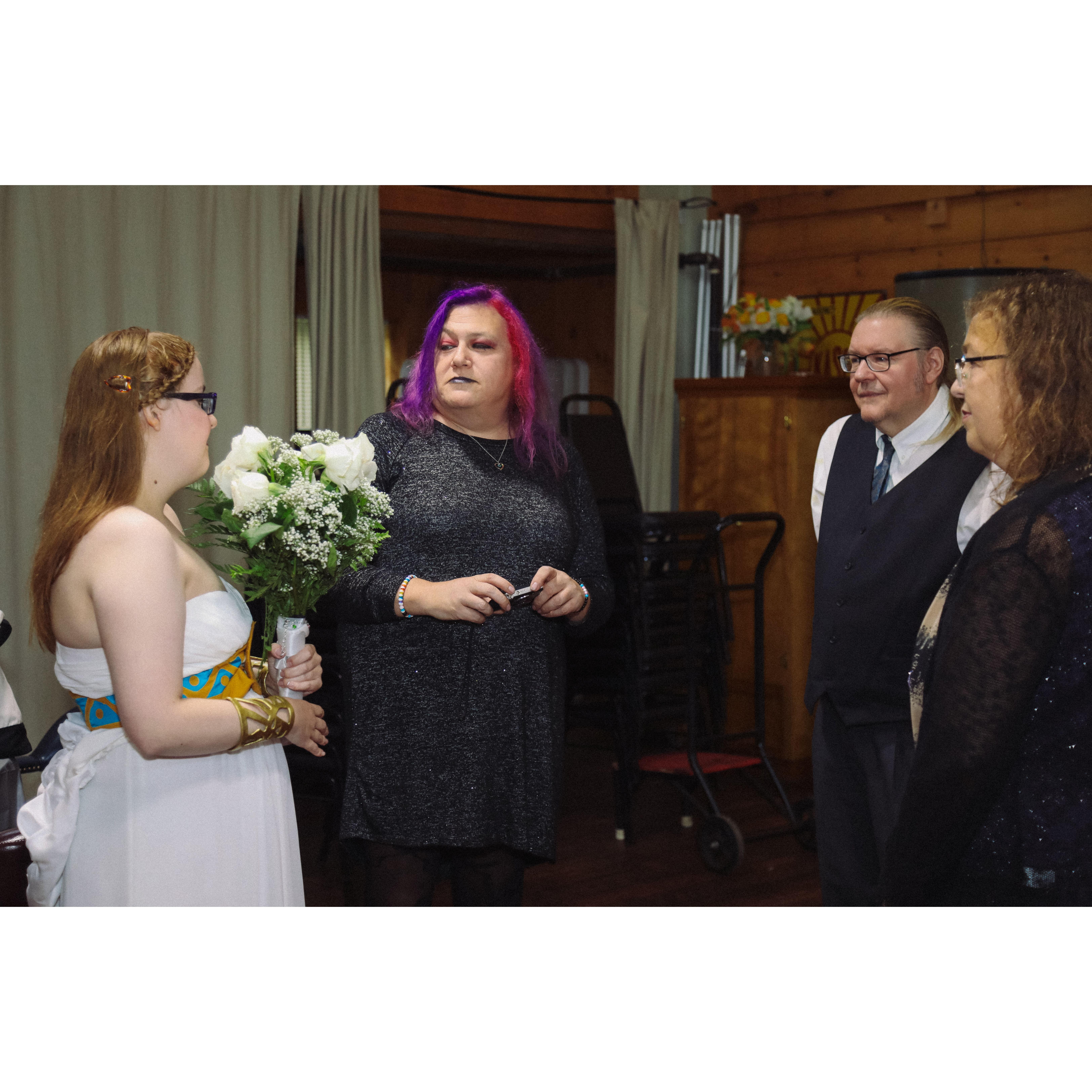 pre-ceremony Sara, Erica, Tim and Jessica