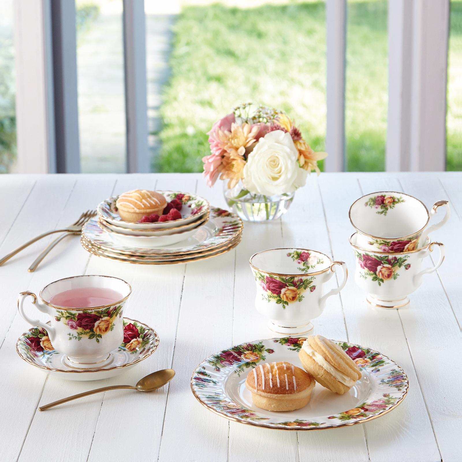   Old Country Roses サラダボール　6枚 Amazon.com | Royal Albert Old Country Roses Salad Bowl: Open