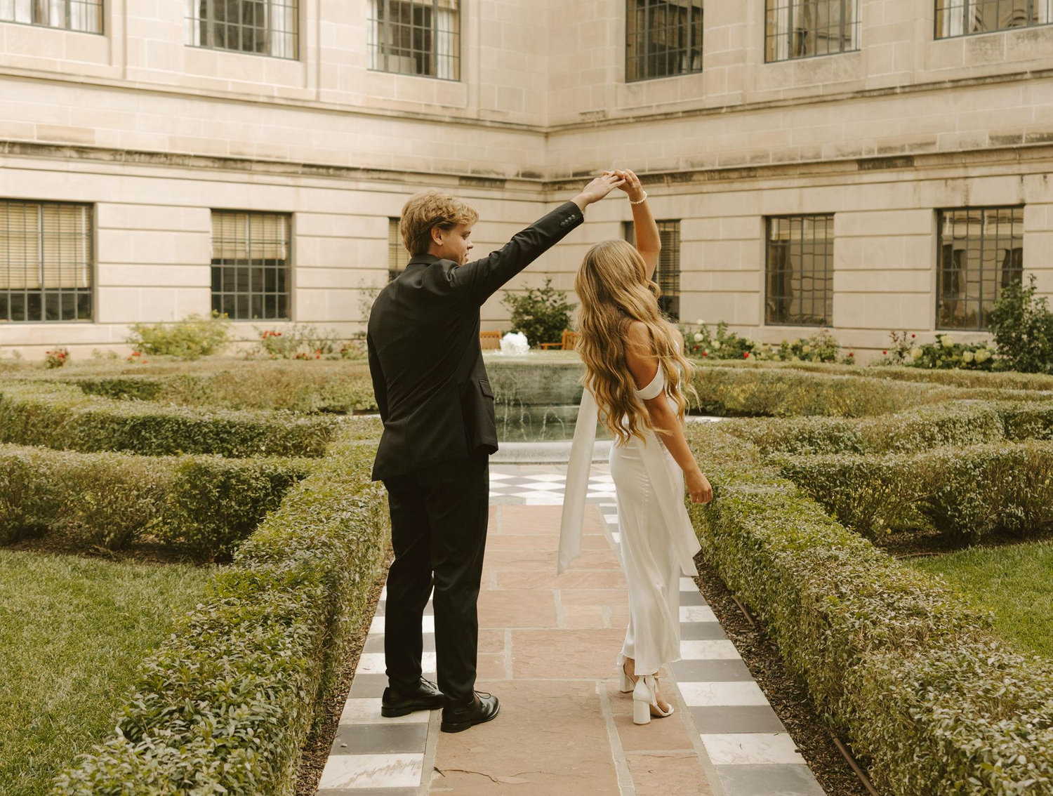 The Wedding Website of Alyssa Leanne Earl and Brennan Lee Ferguson
