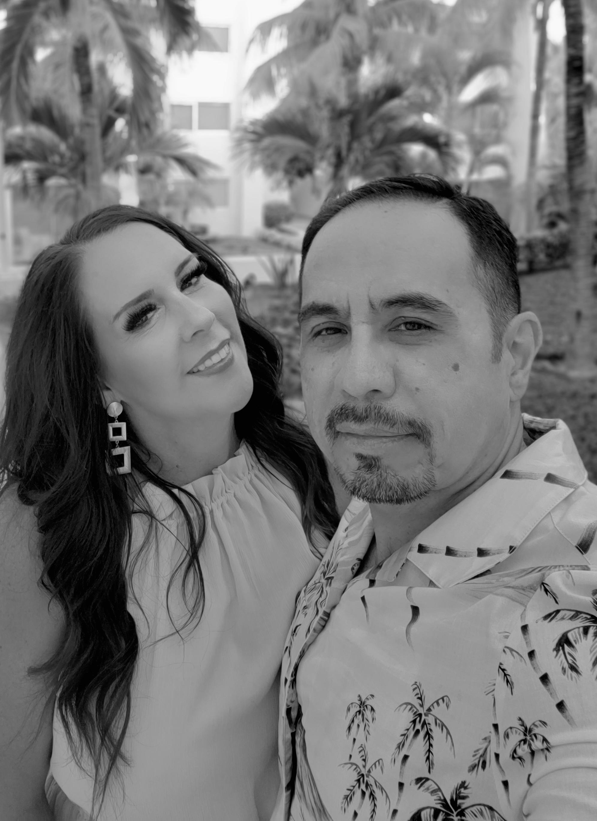 The Wedding Website of Jennifer Melendez and Sergio Cano