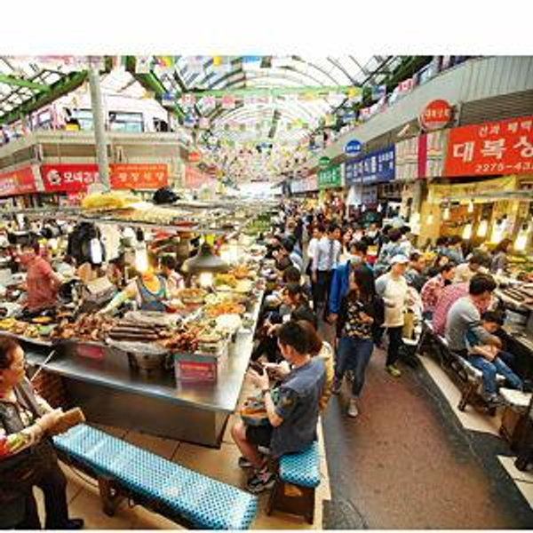 Food Tour at Gwangjang Market in Seoul