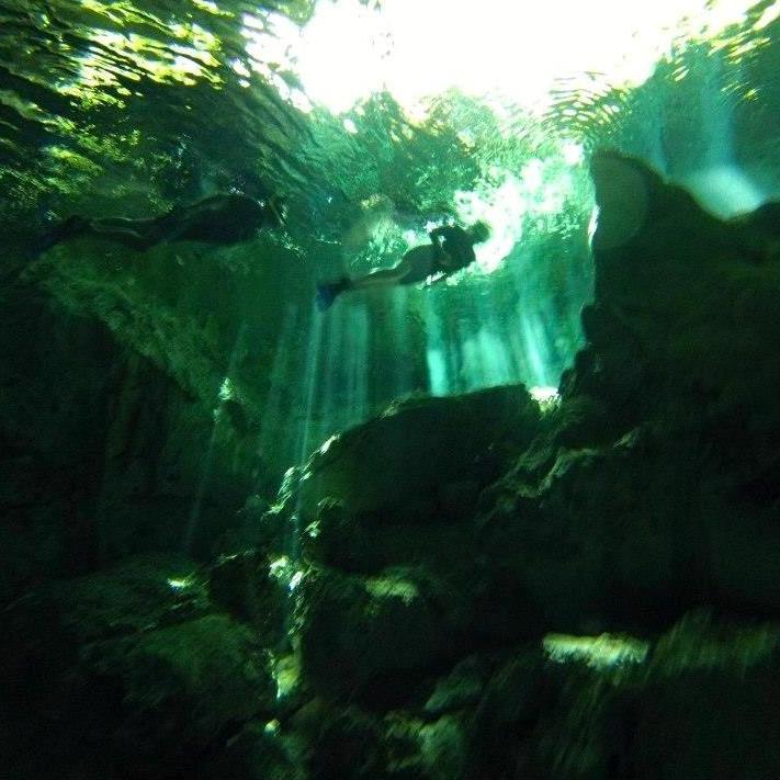 Mexican cenote diving