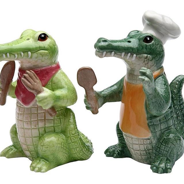 StealStreet SS-CG-20736 3.75" Painted Alligator Cooking Chef Salt and Pepper Shakers, Green