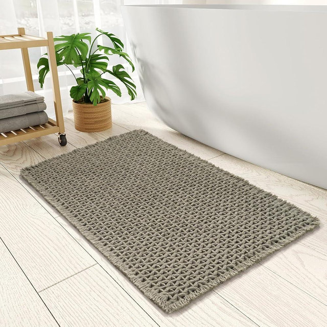 PADOOR Checkered Bath Mat, Super Absorbent Non Slip Bath Mats for Bathroom Floor 3D Woven Bathroom Mat with Tassels Machine Washable Bathroom Rugs Beside Tub, 18" x 30", Green