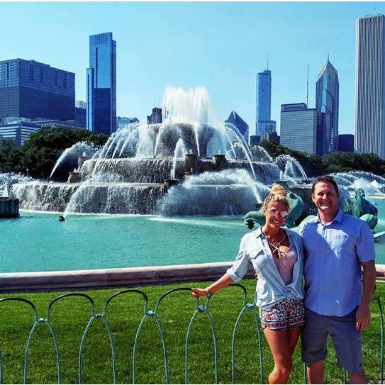 Buckingham Fountain in Chicago! That city is so beautiful!!! (in the Summer...)