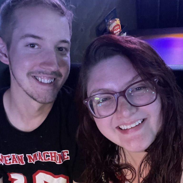 Trip to the Indiana Dunes with a stop in Indianapolis on the way home for Harrison to meet Allison's sister (Lindsey) and brother-in-law (Rob).
06-10-2022