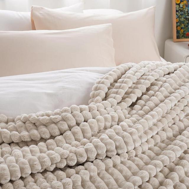 PHF 3D Clipped Fleece Blanket Queen Size for Bed-380GSM Super Soft Warm Blanket for Fall and Winter, No Pilling, No Shedding, Lightweight Decorative Fuzzy Plush Bedding for Couch, 90"x90", Oak