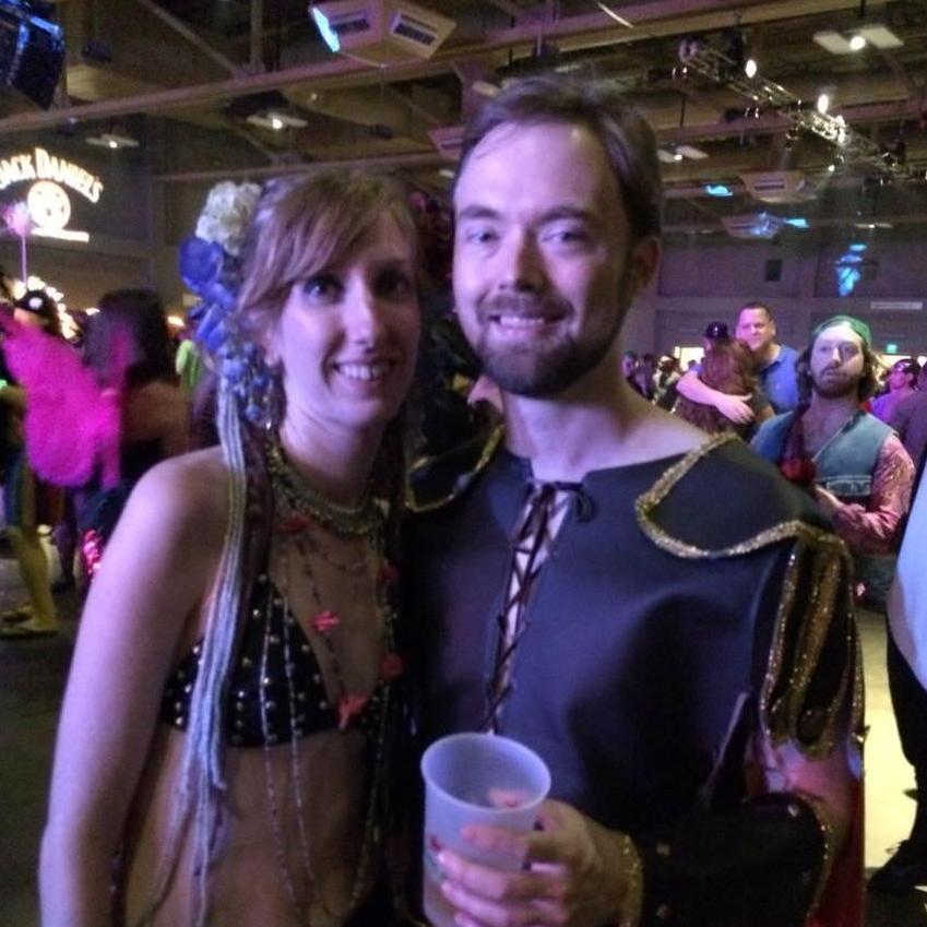 A spartan and a belly dancer at Carnaval.