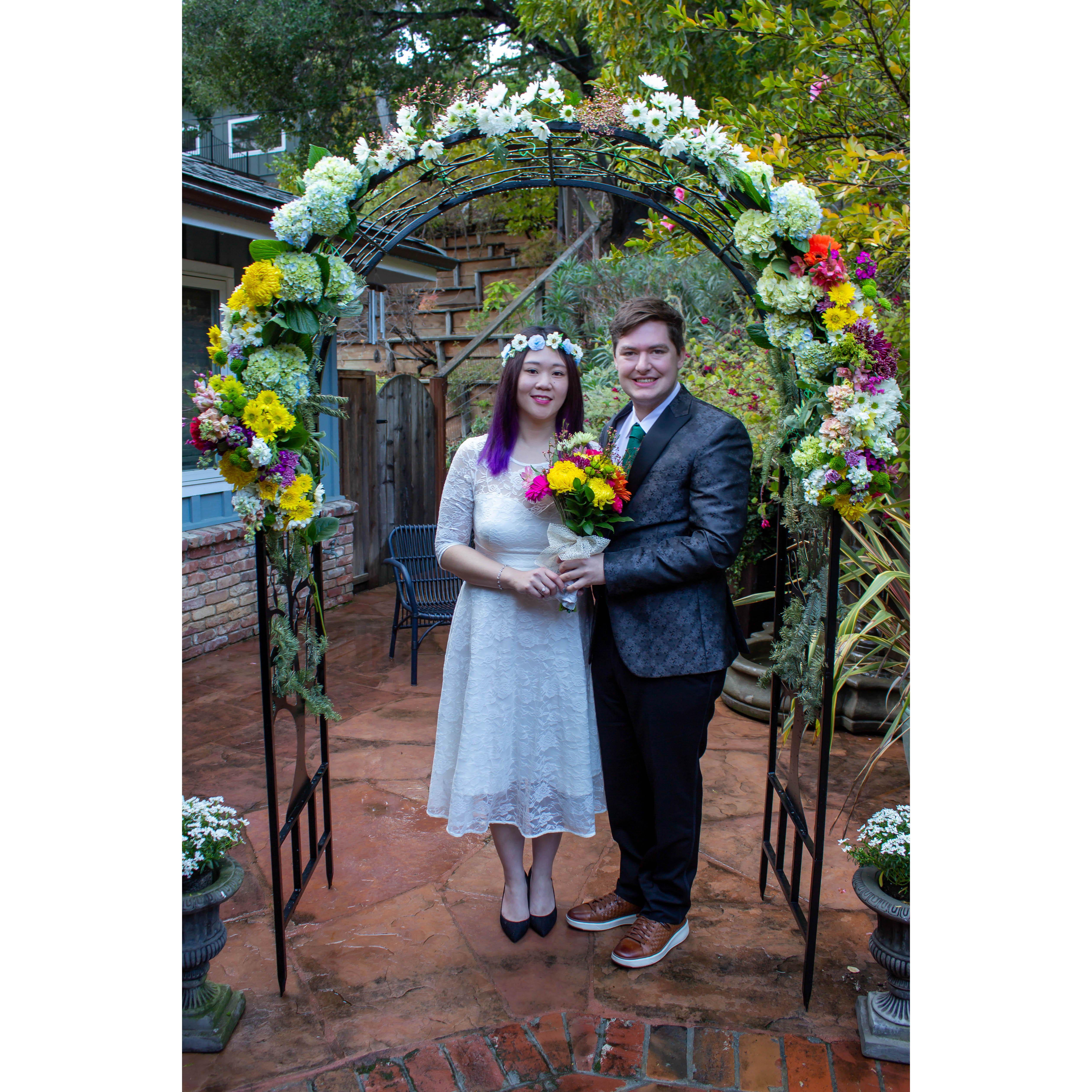 Part I - the Egan's Arch 💐

The Arch was beautifully made by Kathy, Rick, Gabby and Nora Egan.